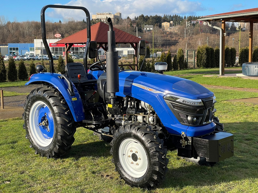 Traktor 504 (50 koní) s pneu 7.50-16/11.2-24 - 3