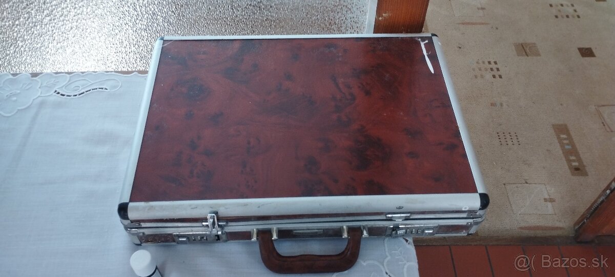 Sada bozov v kufriku - 3