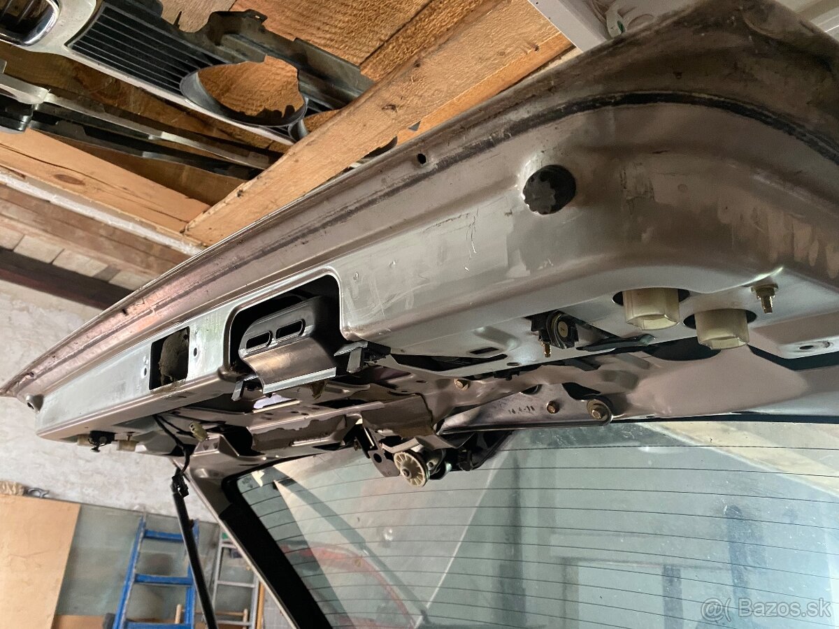 Predam kufrove dvere na BMW e34 touring - 3