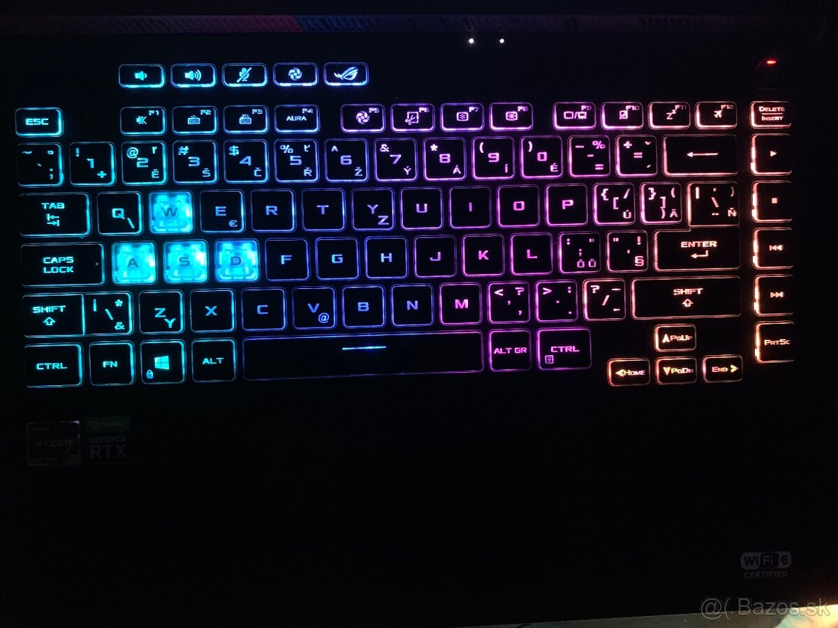 Asus ROG Strix G15 + Razer myš - 3