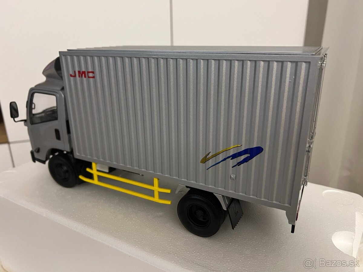 1:18 JMC N800 - Paudi - 3