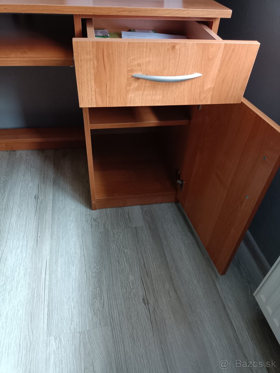 Predám počítačový stolík - 3