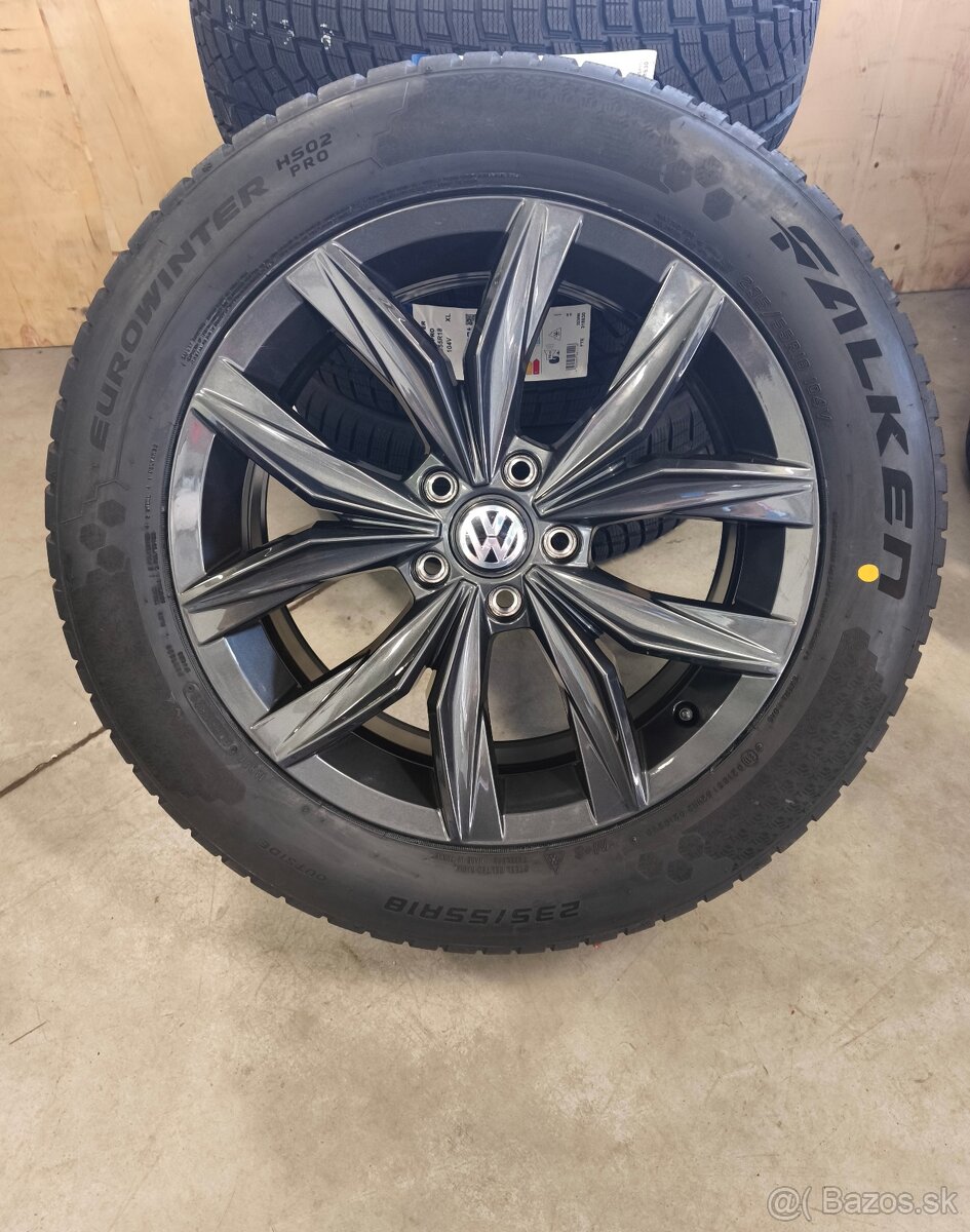 VW/SKODA R18 ORIG.ALU/ZIMNE PNEU 235 55 18 - 3