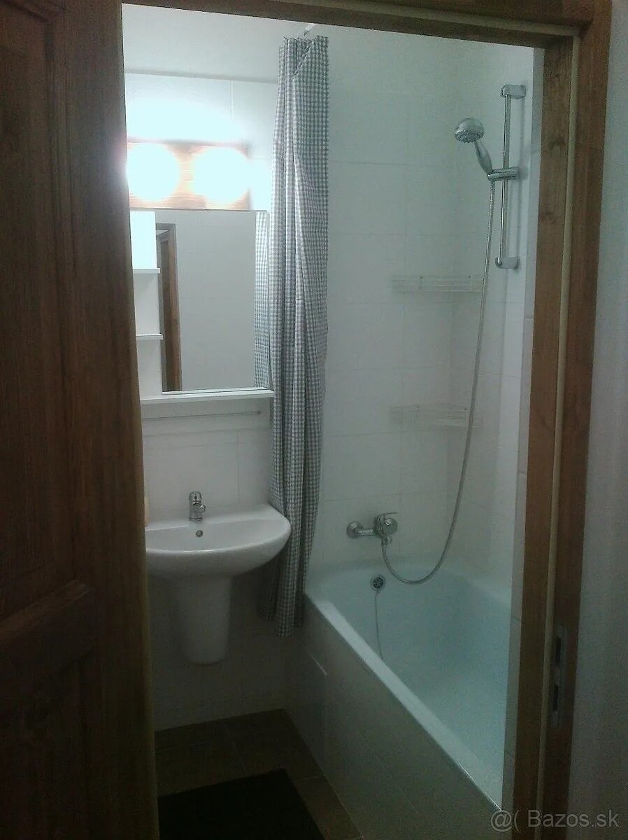 Realitný kancelária REALADR s.r.o. - 3