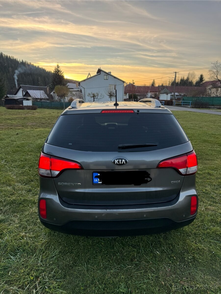 Kia Sorento 2.2 CRDI 4x4 A/T6 RV2015 - 3