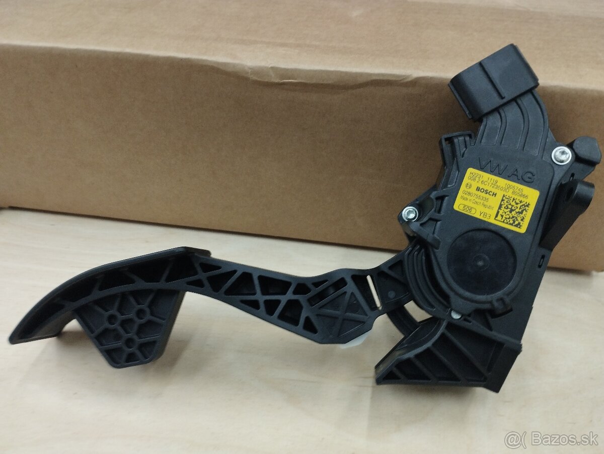 Plynový pedál WV group 2023 "KEEP DOWN" - 3