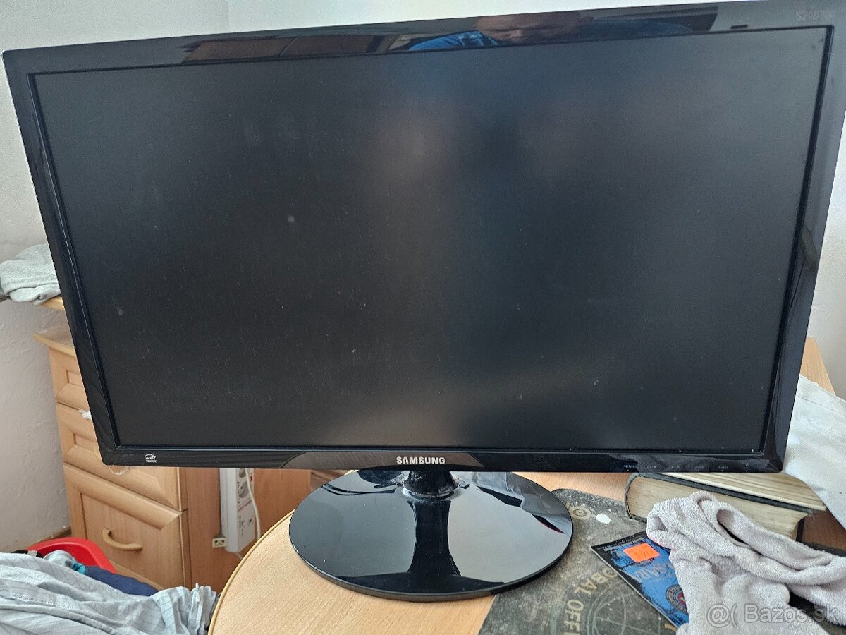 Samsung S24D300H - 3