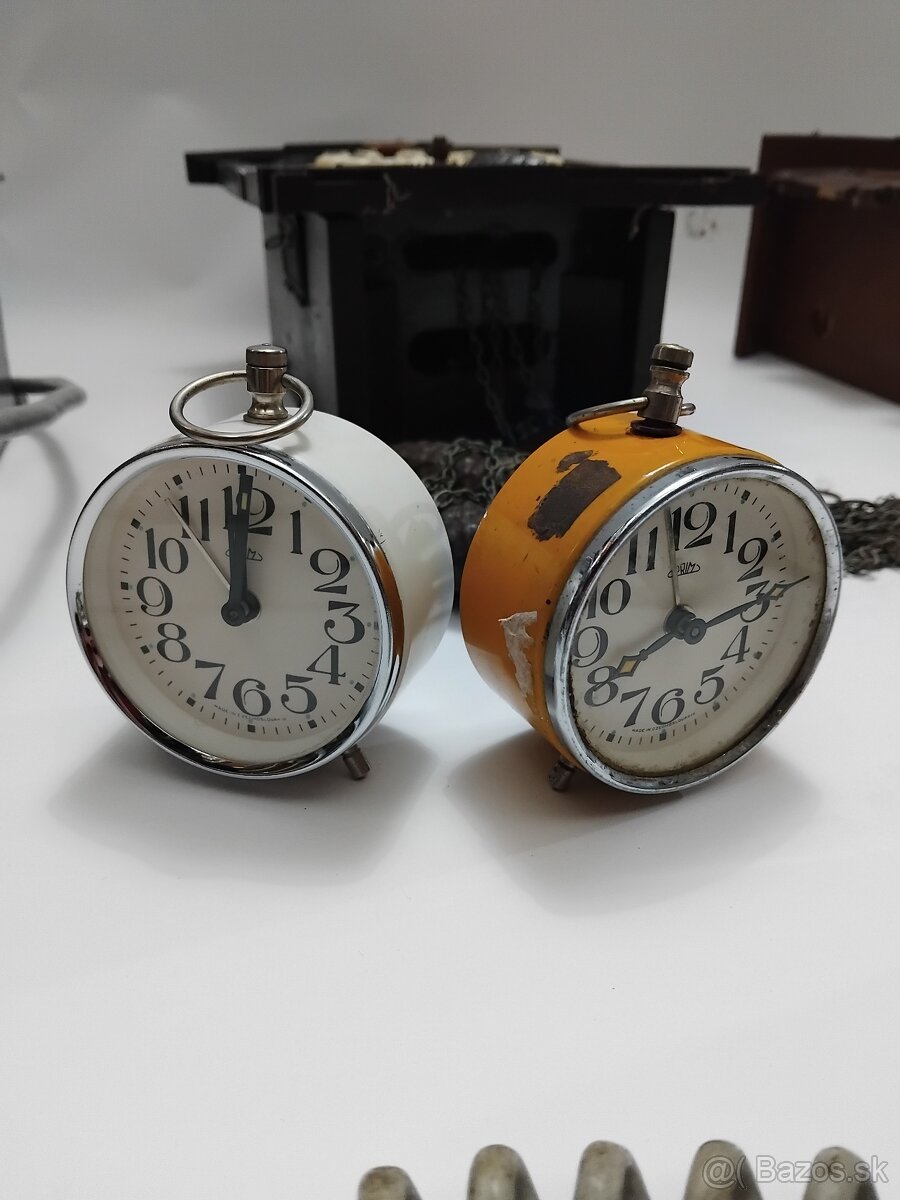 STARÉ DOPLNKY NA CHATU , ALTÁNKU - 3