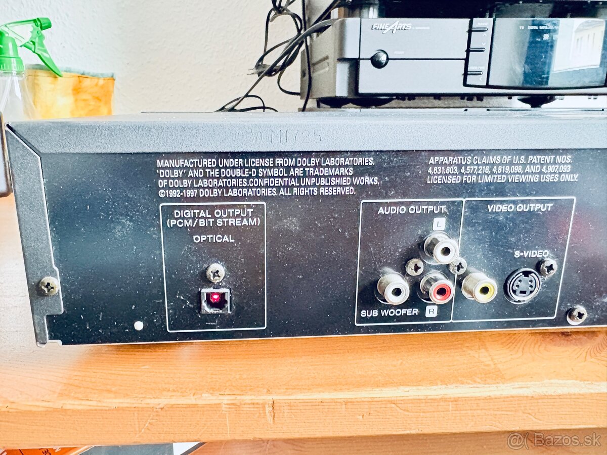 Kenwood DVD player - 3