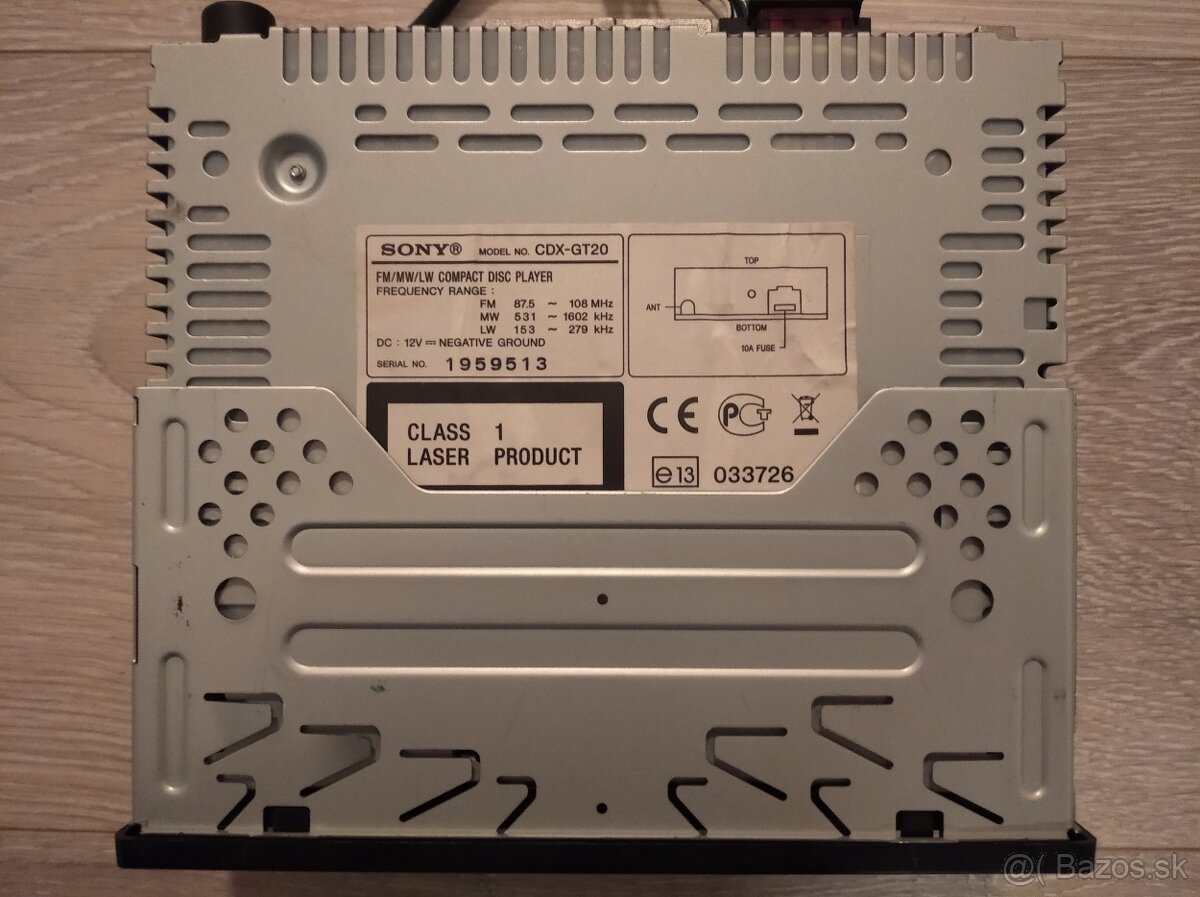 SONY Xplod CDX-GT20 - 3