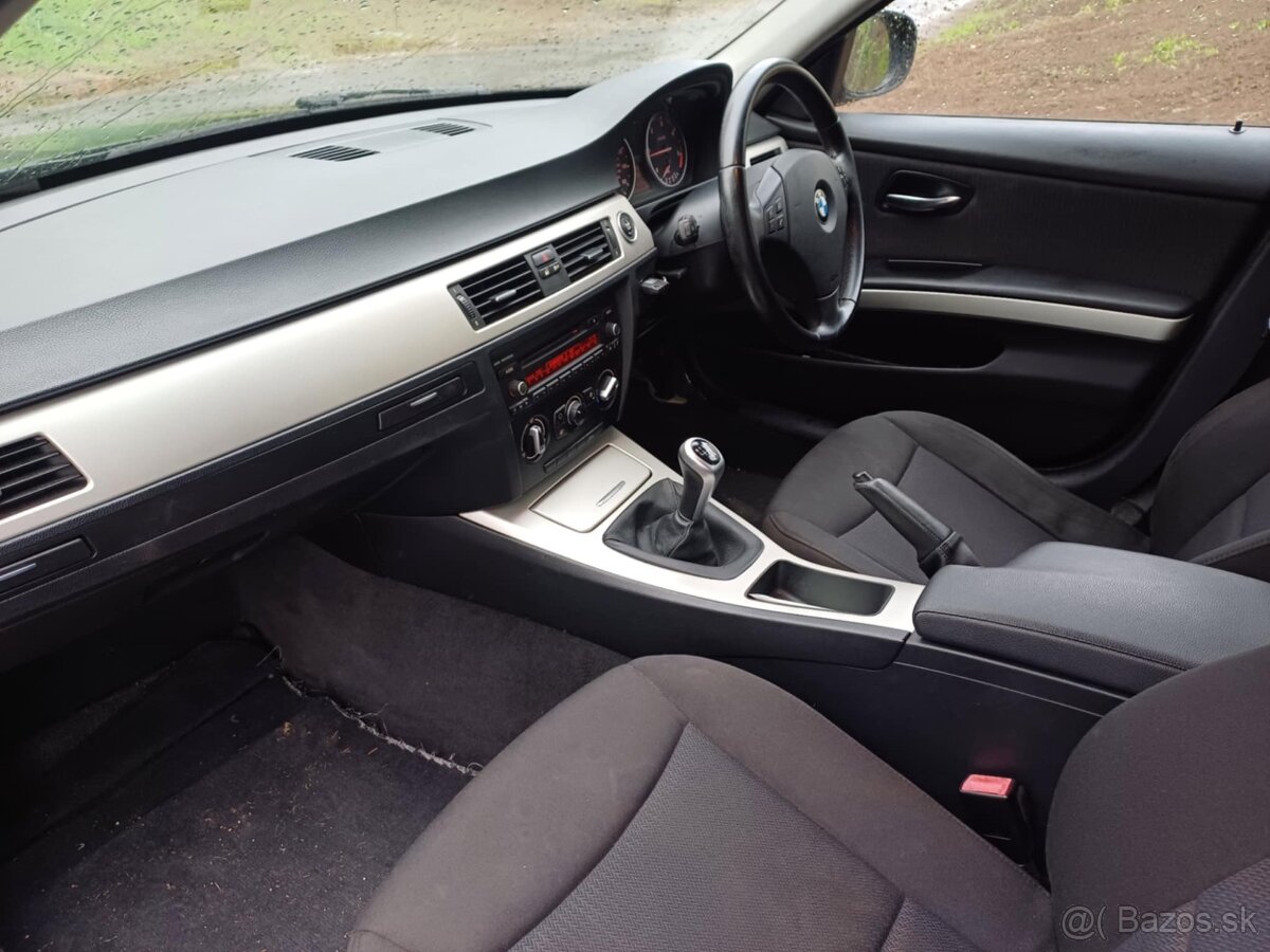 BMW 3 E91 combi ROZPREDÁM - 3