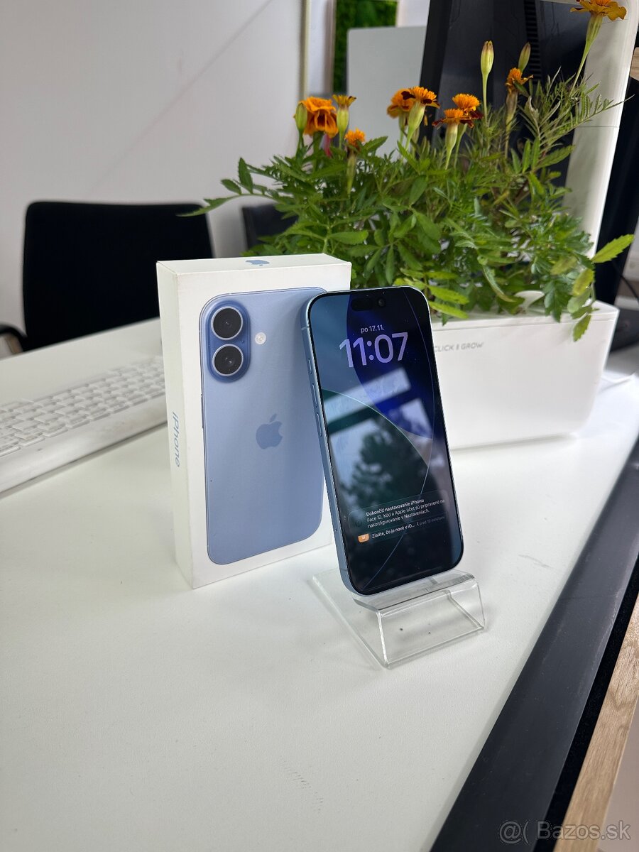 Apple iPhone 17 256GB - 3