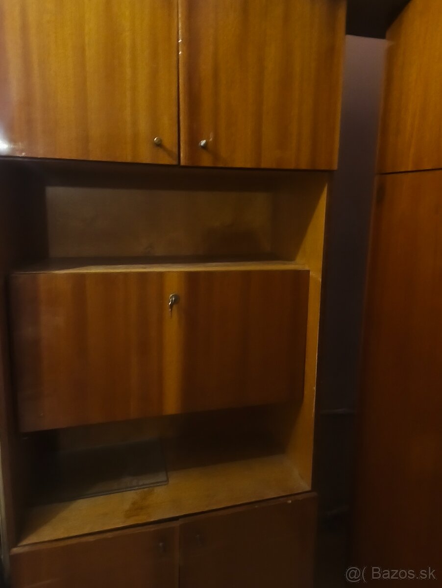 Starý nepotrebný nábytok a všelijaké veci - 3