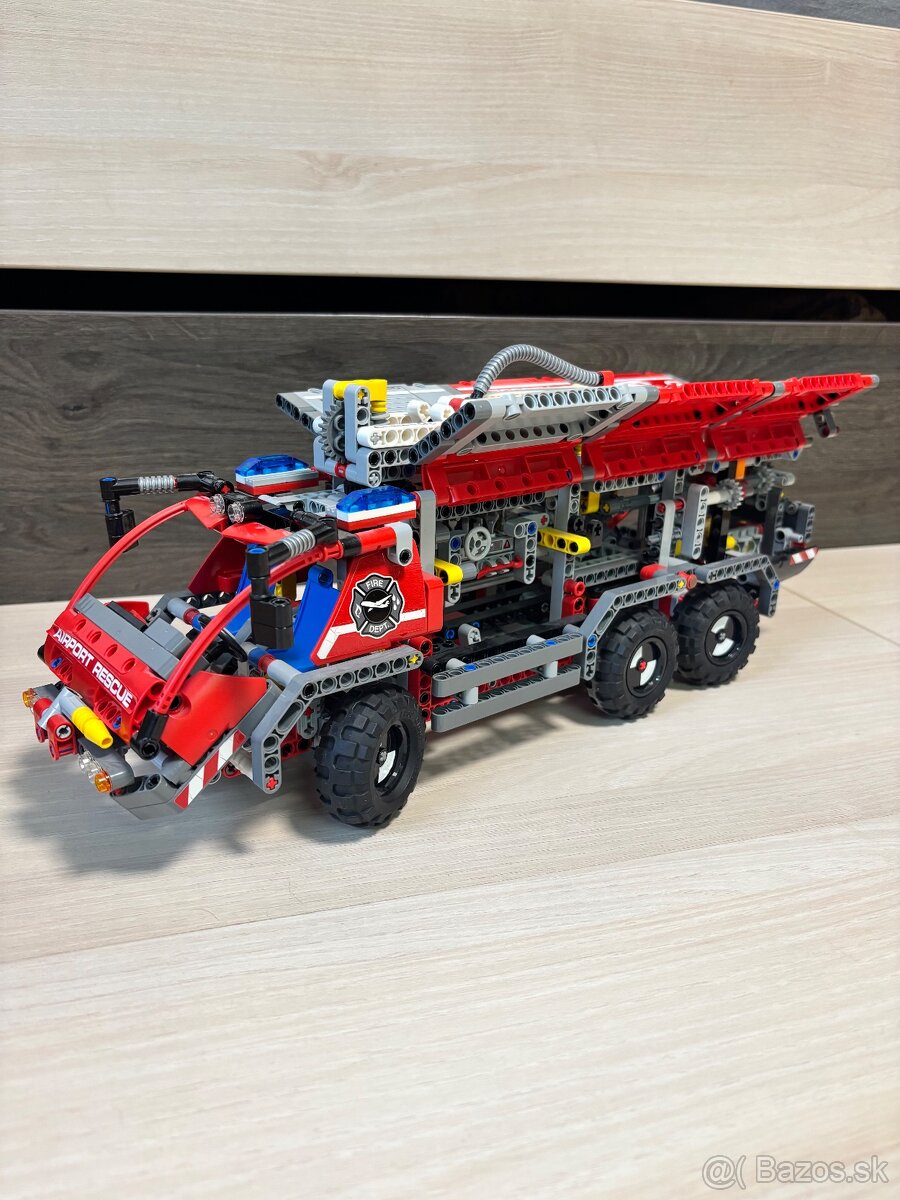 LEGO Technic - hasičské auto - 3