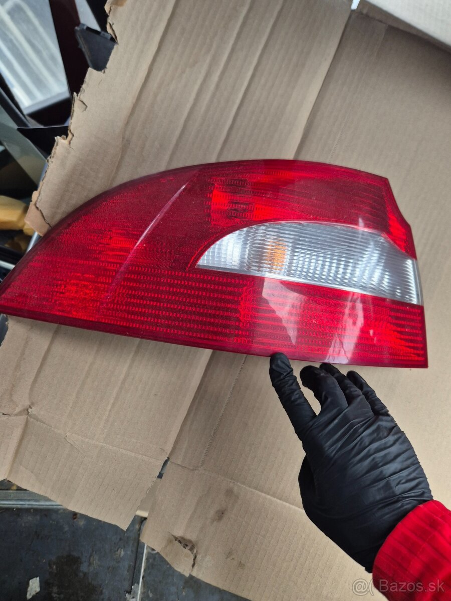 Zadné svetlo Škoda Superb 2 - 3