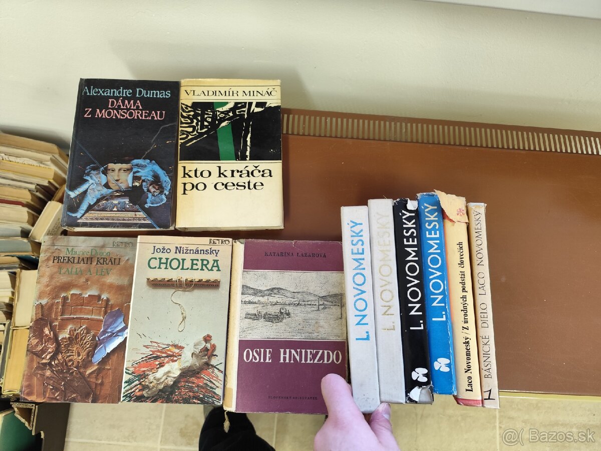 Rôzne knihy na predaj - 3
