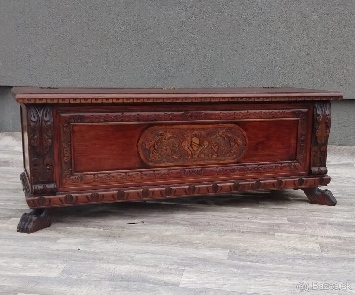 Truhlica vyrezávaná. - 3