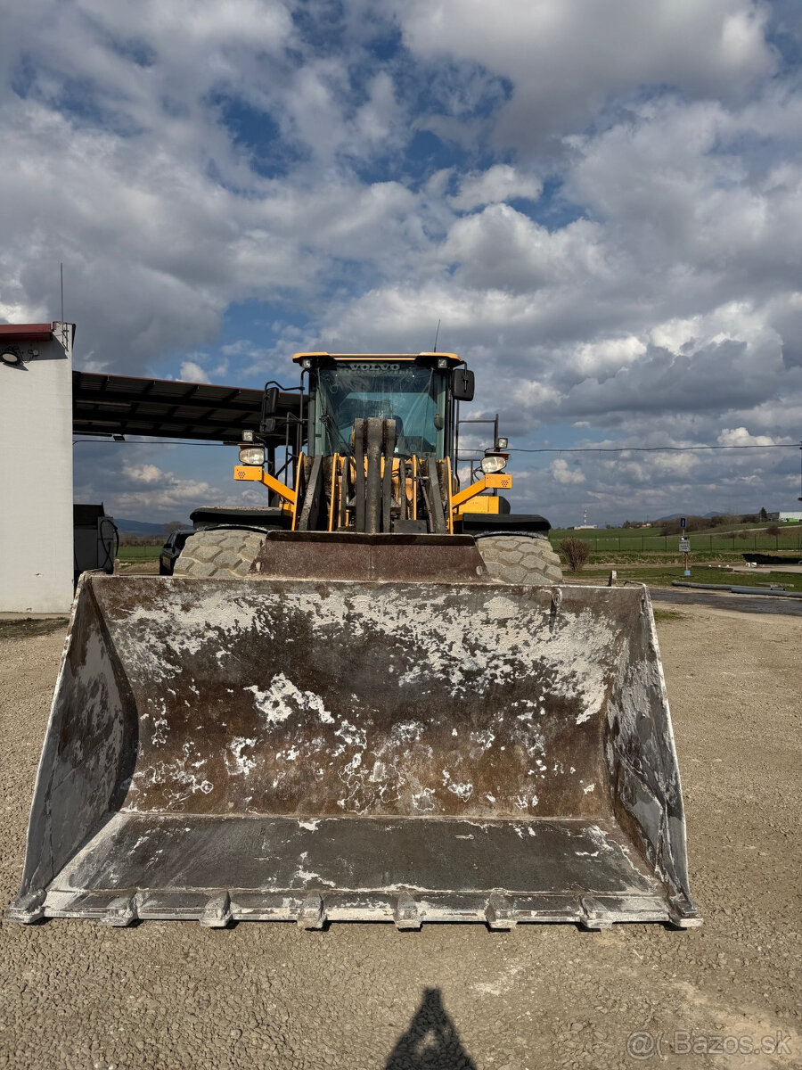 Kol. Nakladač VOLVO L180H (2016) - 3