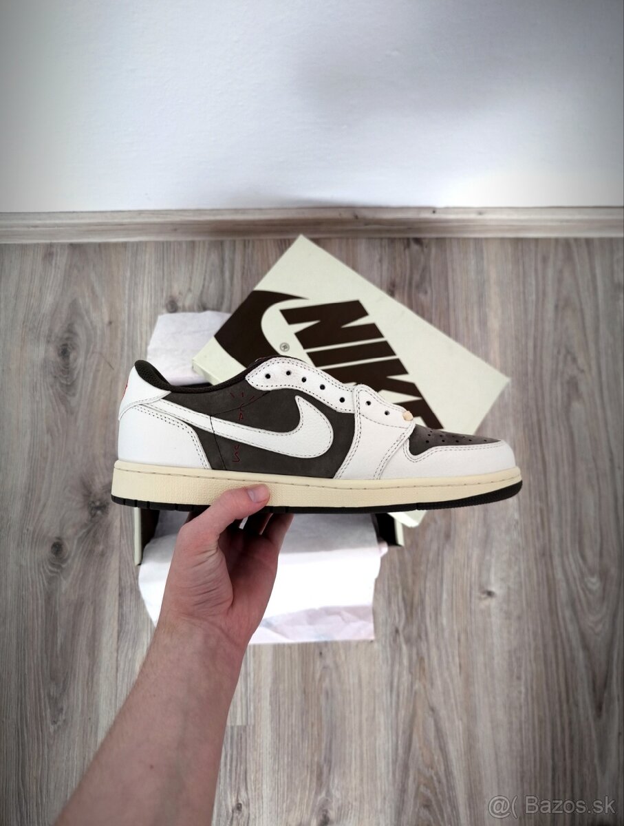 Jordan x Travis Scott “Reverse Mocha” 🤍🤎 - 3