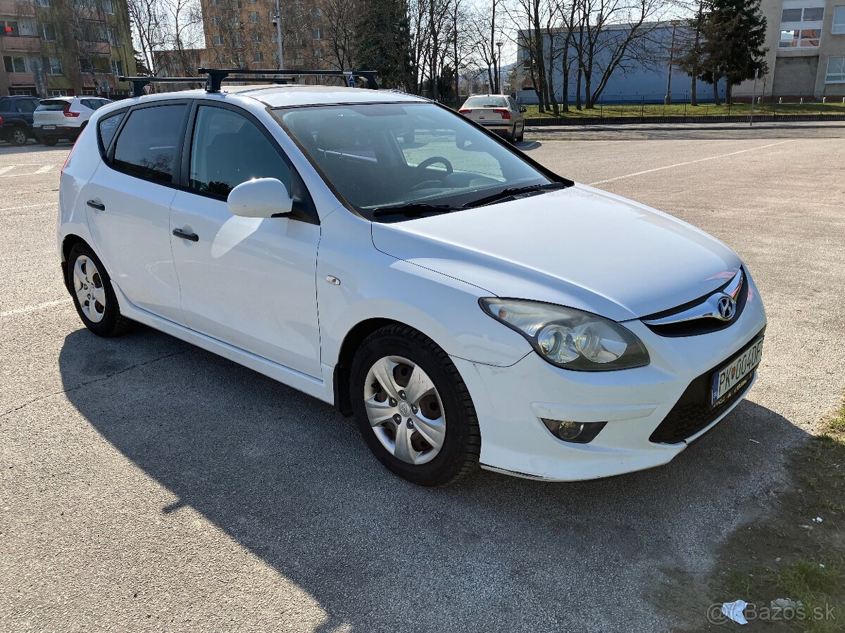 Hyundai i30 1,4 benzín 80kw, r.v. 2011 - 3