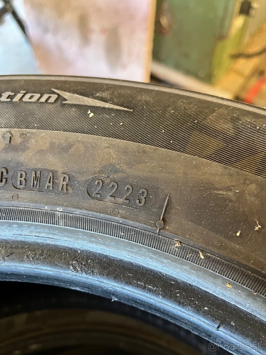 Nexen 235/55R17 - 3