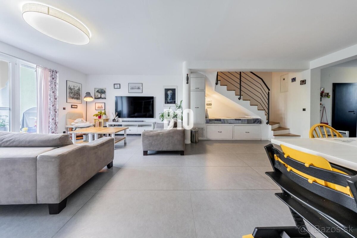 REZERVOVANÉ - PRIESTRANNÝ, MODERNÝ 4i rodinný dom v Dunajske - 3