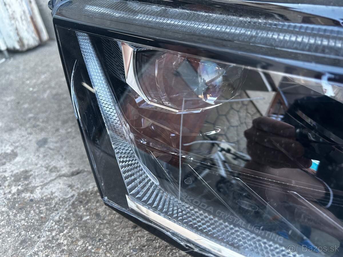 ✅ Škoda Octavia 4 pravé svetlo - 3