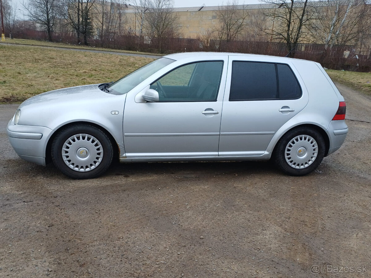 Volkswagen Golf 4 1.6 77 kw benzin 2003 - 3