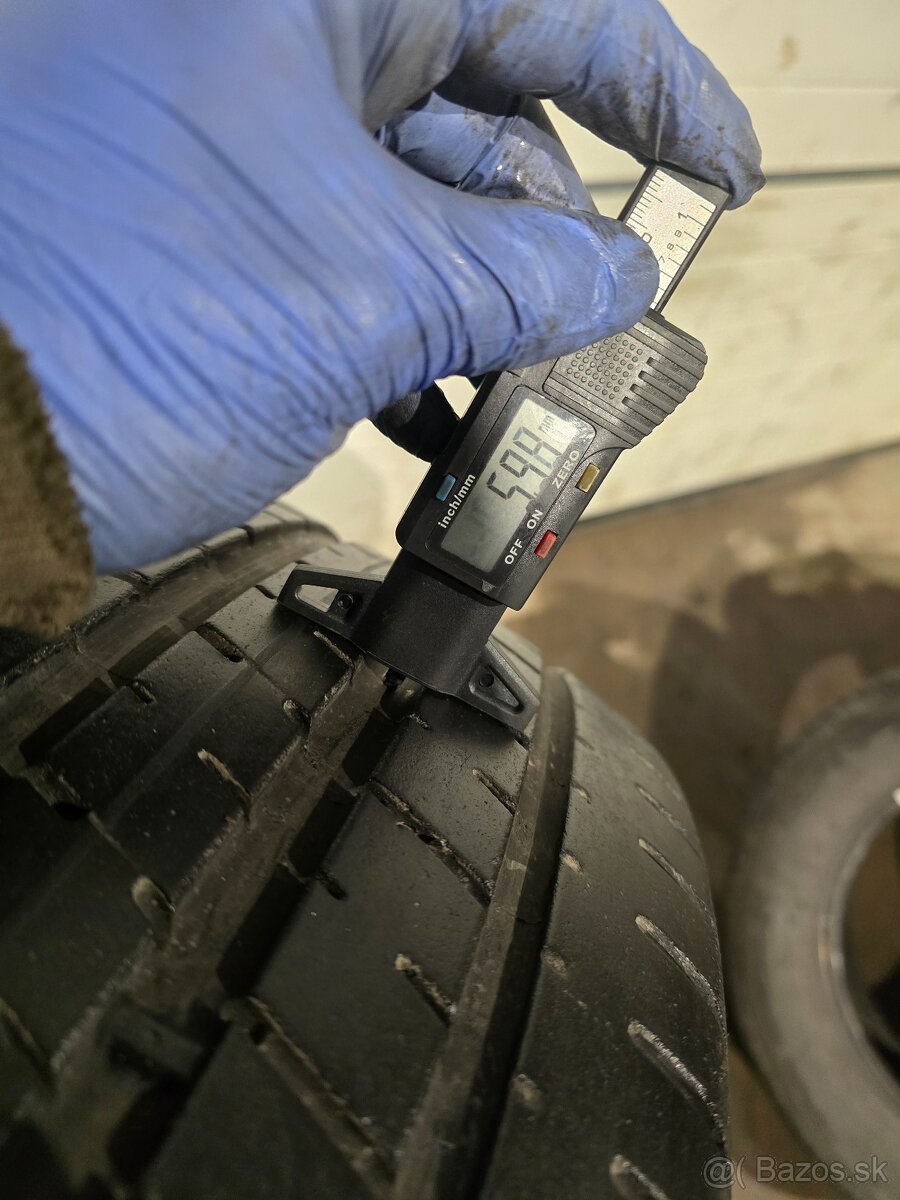 Letné Pneu Pirelli Pzero 225/35 R19 - 3