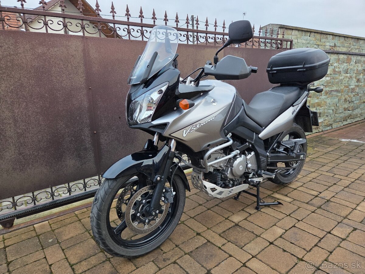 Suzuki V-Strom DL650 - 3