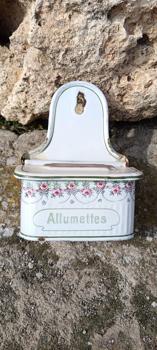 Žehlička, bábovka, misa, tanier.. - 3