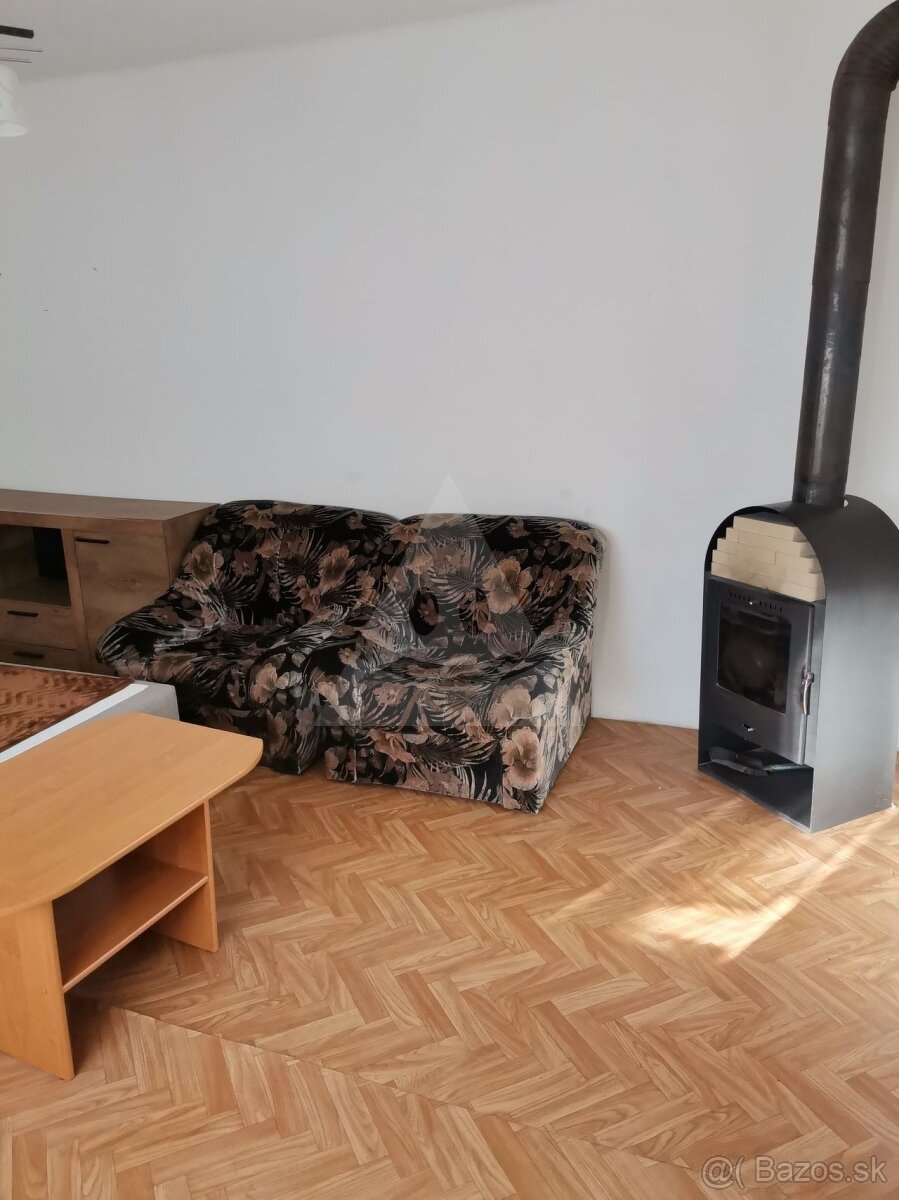 Na predaj poschodový rodinný dom v obci Pribeta - 3