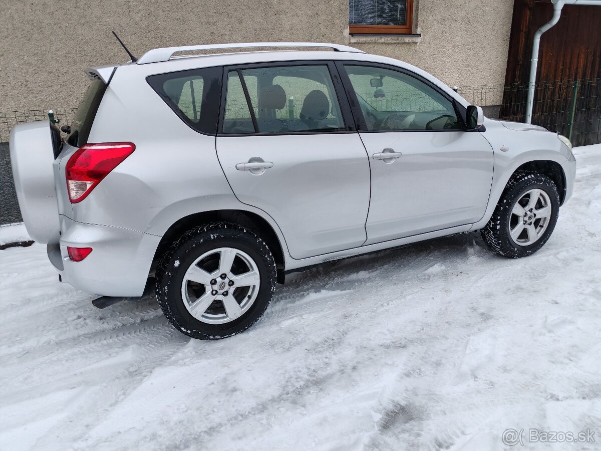 Rav4 2,2 100kw Taliansko - 3