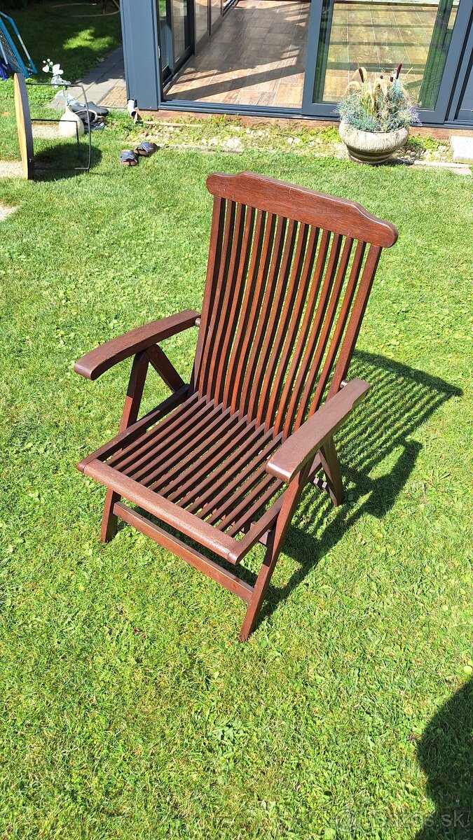 Predám zostavu - záhradný rozkladací stôl so 4 stoličkami. - 3