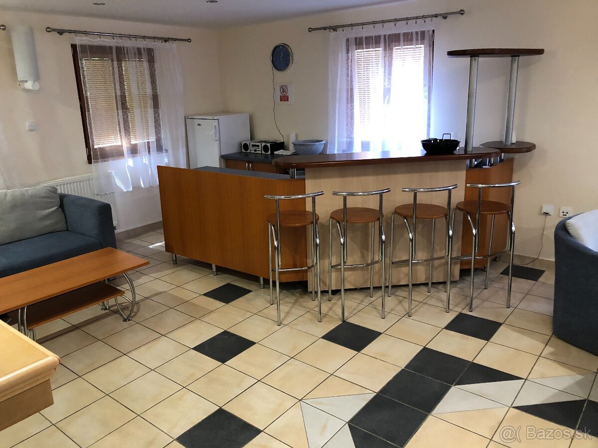 Prenájom - Apartmánový dom - 3