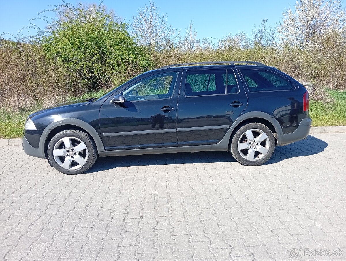 Škoda Octavia Combi 4x4 Scout - 3