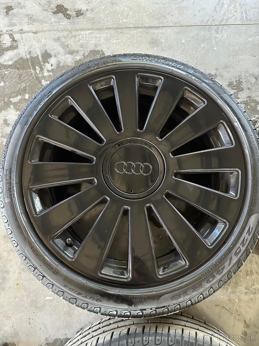 Elektróny Audi 225/40 R18 - 3