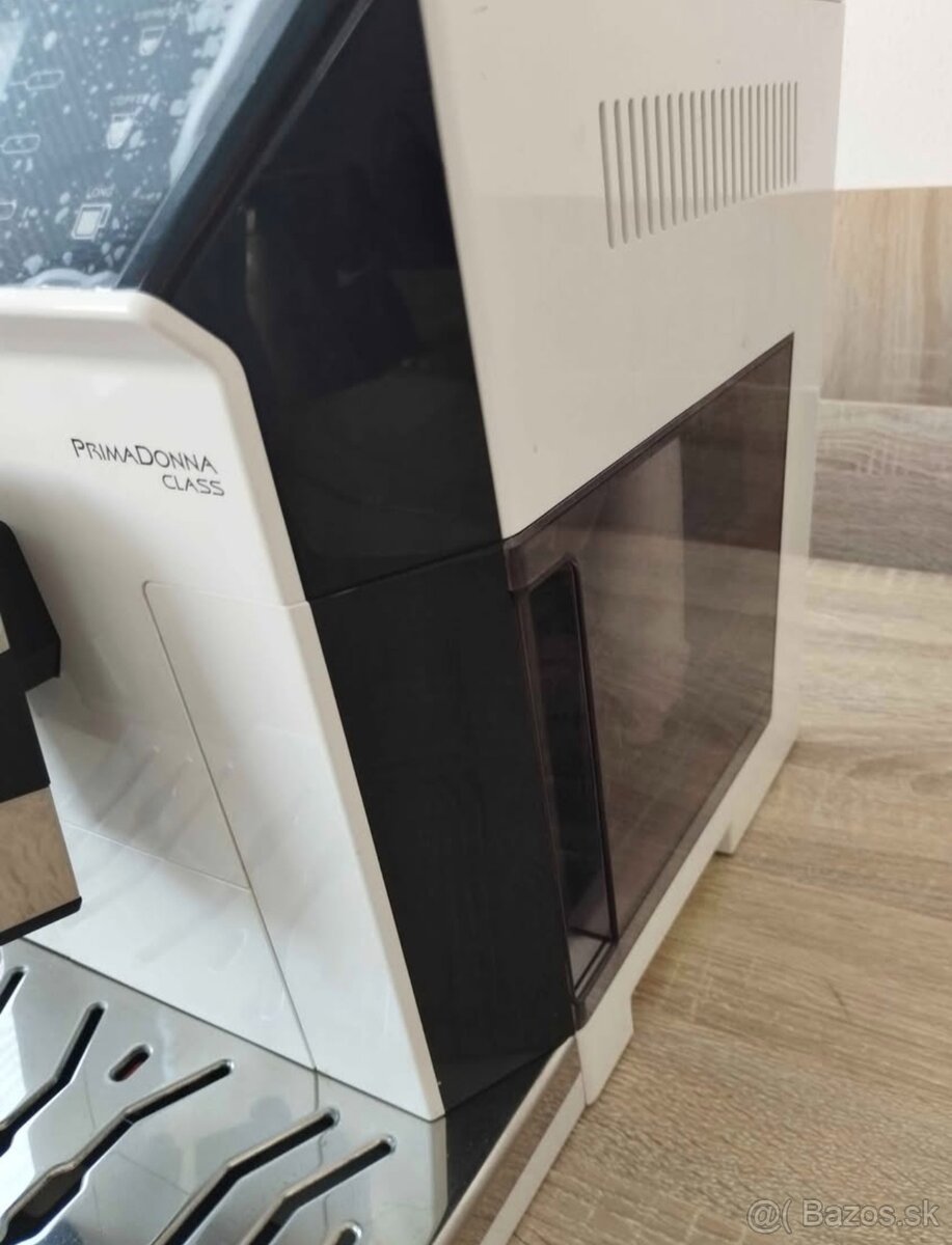 kávovar čierno biely class Delonghi - 3