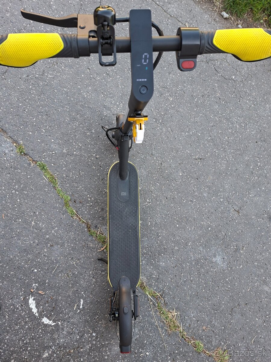 Elektrická kolobežka Xiaomi Mi Scooter Pro 2 - 3