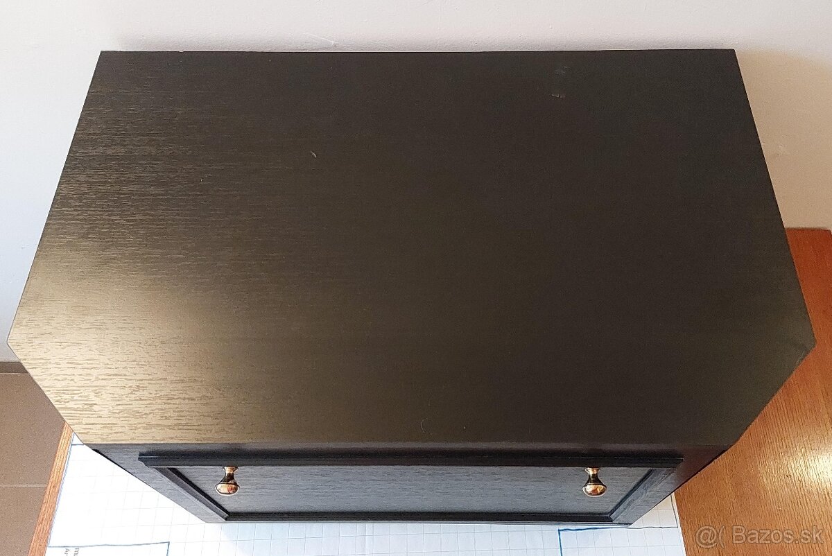 Drevená skrinka pod TV - 3