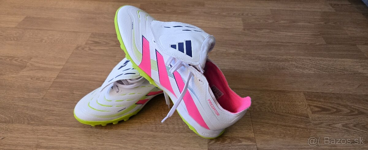 Turfy Adidas Predator - 3