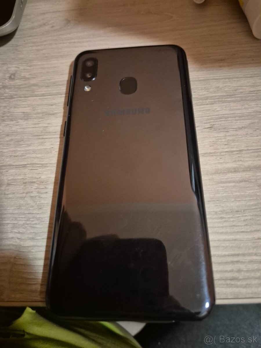 Samsung A20e - 3