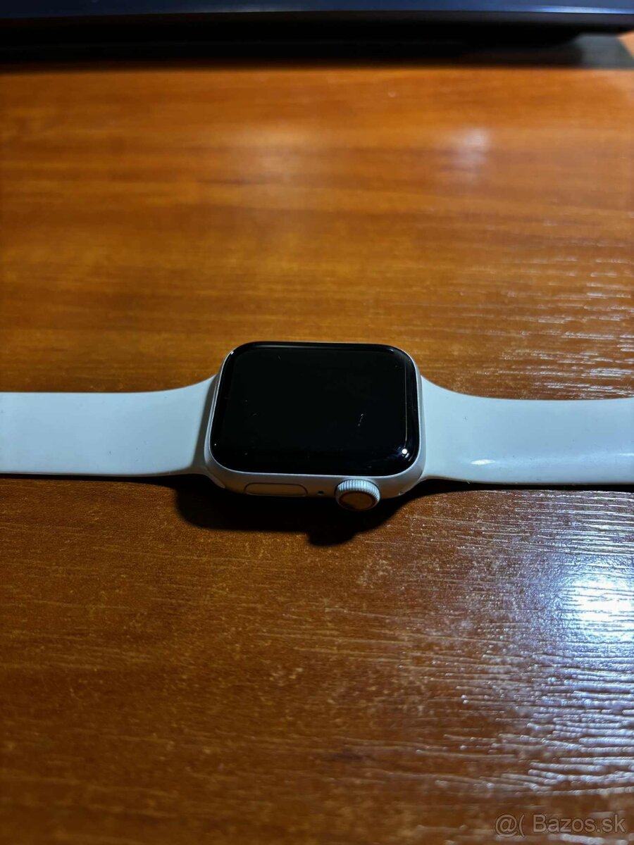 Apple Watch Series 6 (GPS + Cellular) – 40 mm – strieborno-b - 3