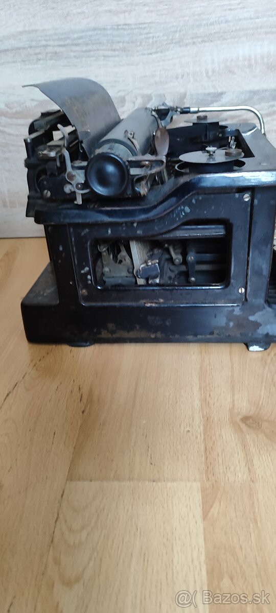 Pisací stroj L.C. Smith & Bros No. 8 - 3