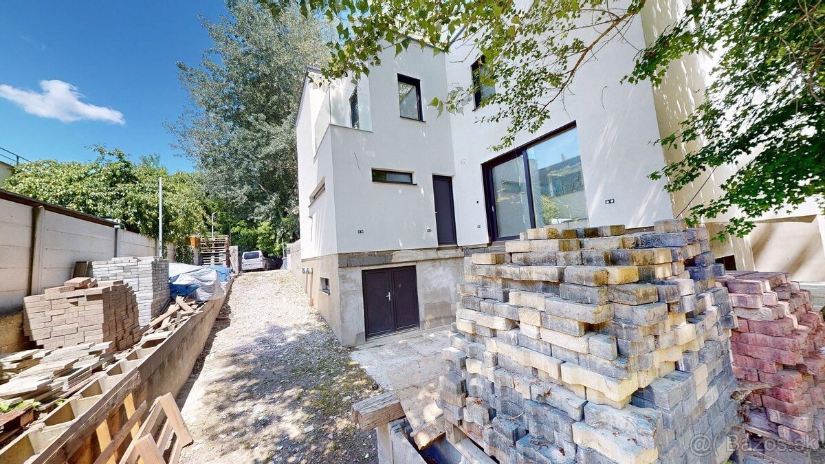 Predaj holodomu rodinného domu v Rusovciach – exkluzívna pol - 3