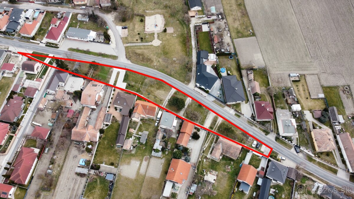 PRENÁJOM 2100 m2 pozemok pri BA (PARKOVANIE/REKLAMNÁ PLOCHA - 3