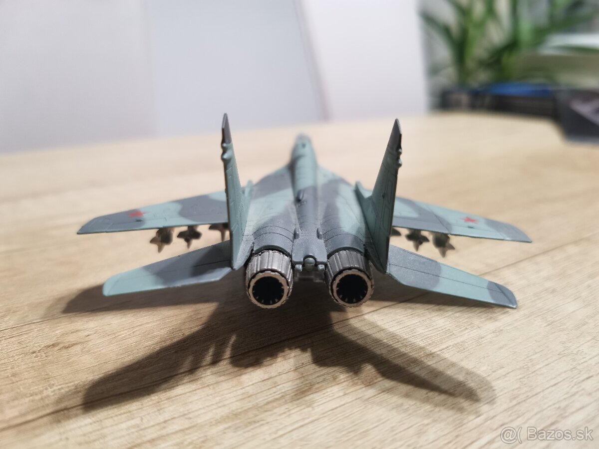 Model stíhačky MIG29 - 3