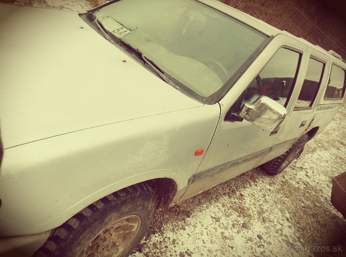 Predám isuzu campo - 3