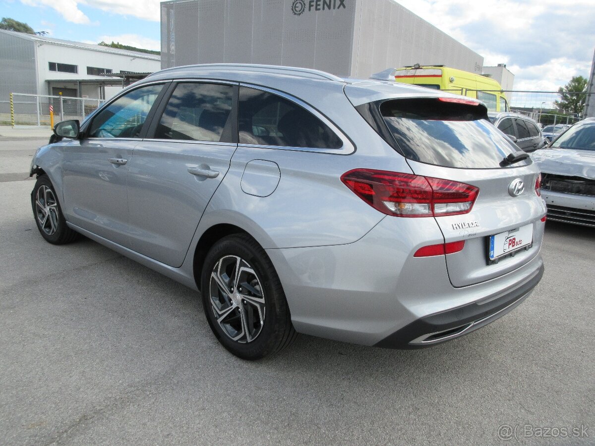 Hyundai i30 CW 1.5i CVVT Comfor - 3