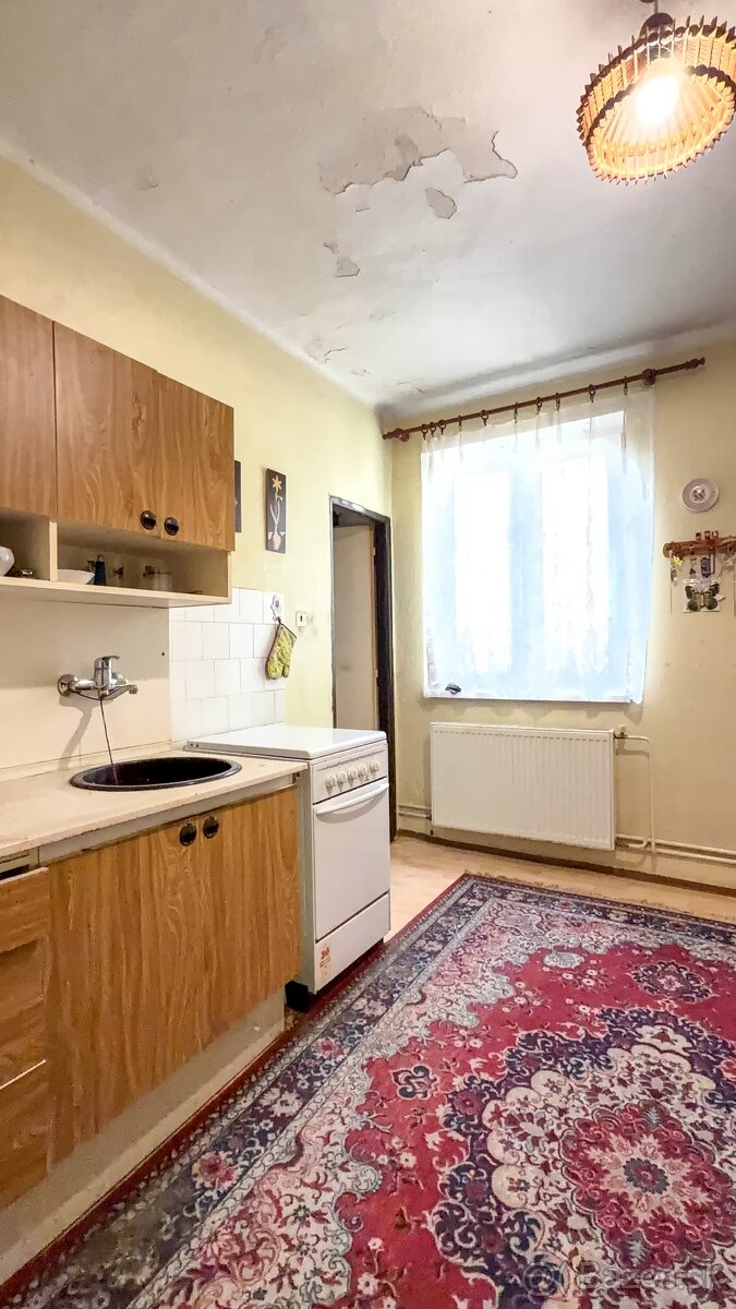 Veľký 4 izbový byt Valaliky s garážou. - 3